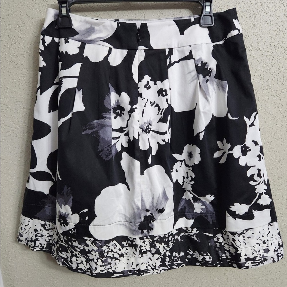 House of Harlow 1960 Black and White Floral A-Line Skirt